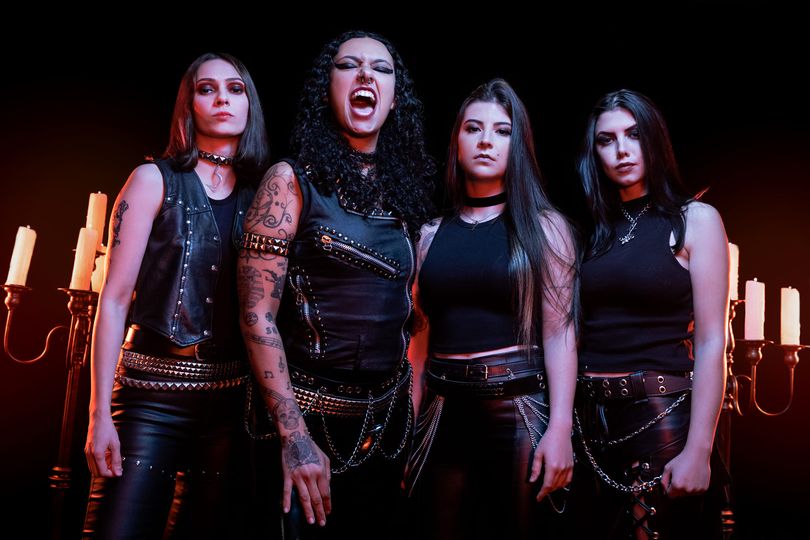 Jéssica Di Falchi é definitivamente a nova guitarrista da Crypta