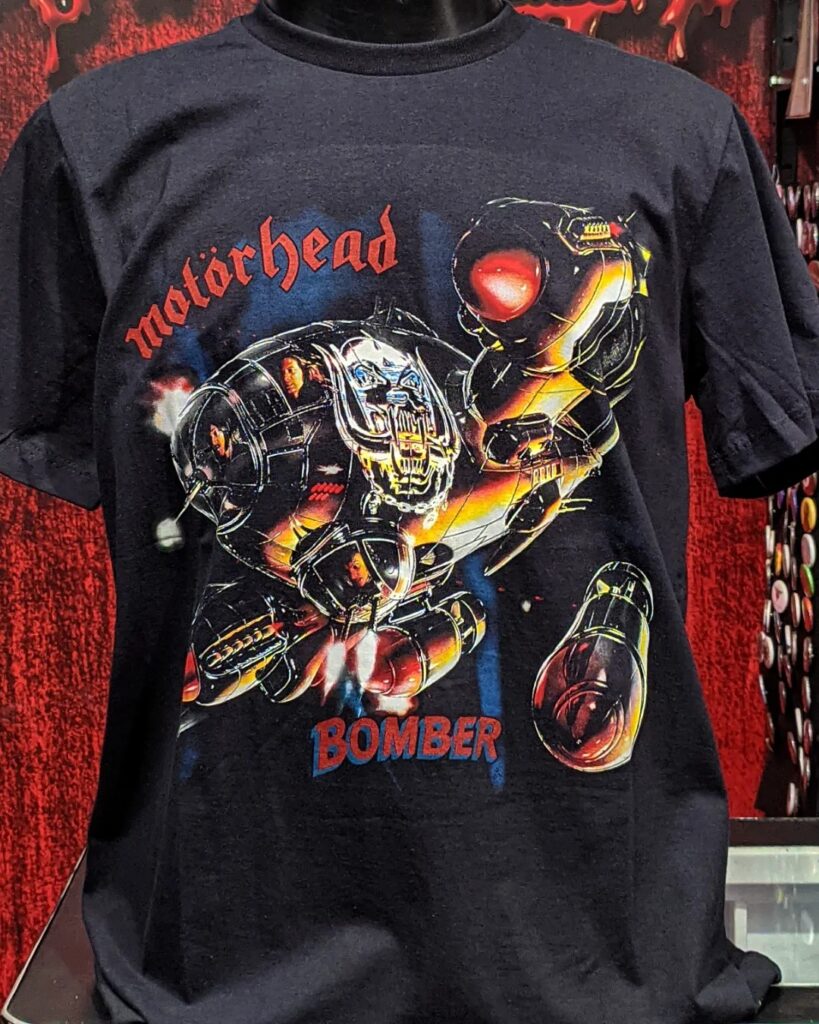 Camiseta Oficial Motörhead - Bomber (Frente e Costas)