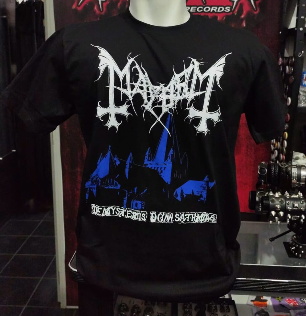 Camiseta Mayhem - De Mysteriis Dom Sathanas - Brutal Wear