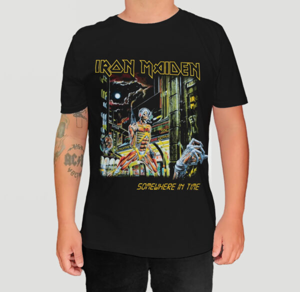 Camiseta Oficial Iron Maiden - Somewhere in Time (Frente e Costas)