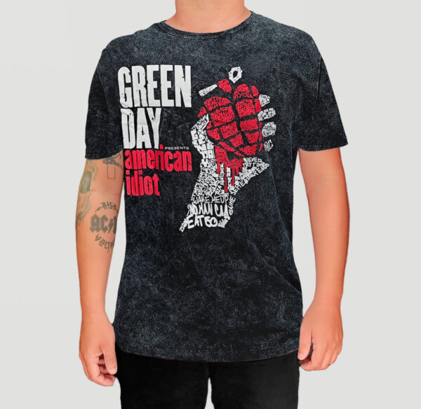 Camiseta Estonada Green Day - American Idiot - Bomber