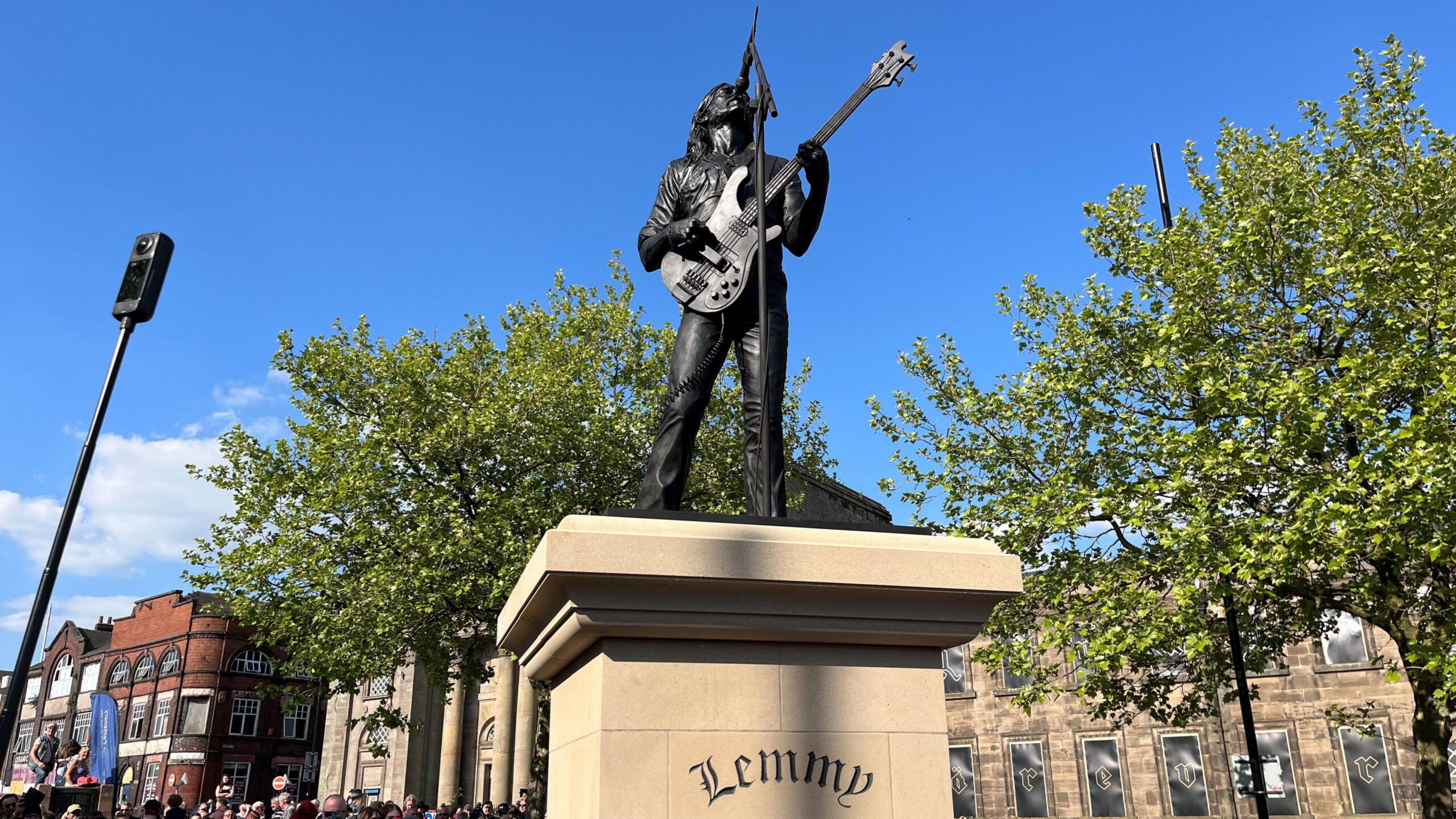 Estátua de Lemmy é Inaugurada em sua Cidade Natal na Inglaterra