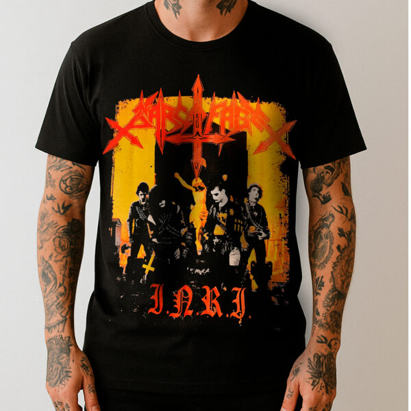 Camiseta Oficial Sarcófago - I.N.R.I Capa Original - Brutal Wear