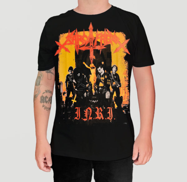 Camiseta Oficial Sarcófago - I.N.R.I Capa Original - Brutal Wear