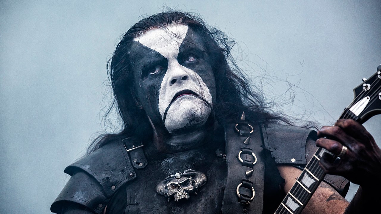Abbath interrompe show no festival Saarihelvetti após poucos minutos